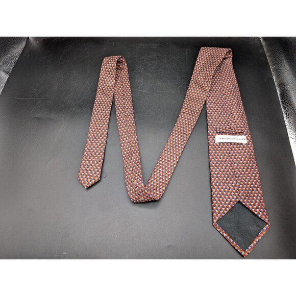 The Metropolitan MUSEUM of ART Men's Silk Tie Red Pattern Imported Silk RARE - Picture 5 of 6